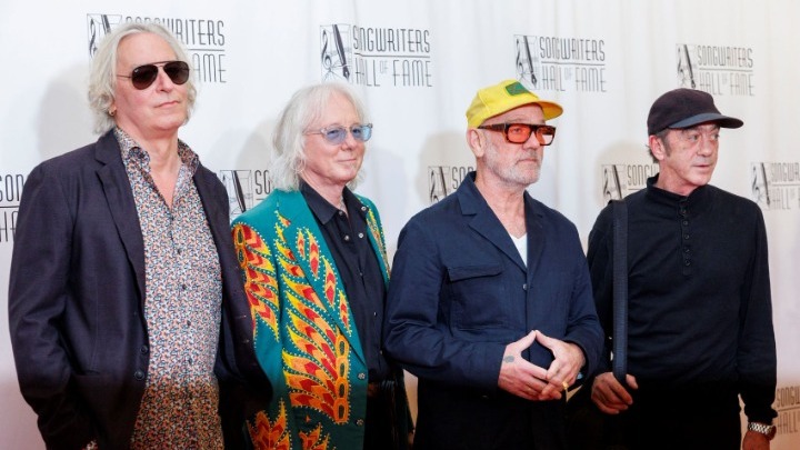 Οι R.E.M. με νέο βίντεο του “I Believe” ενθαρρύνουν τους πολίτες στις ΗΠΑ να ψηφίσουν