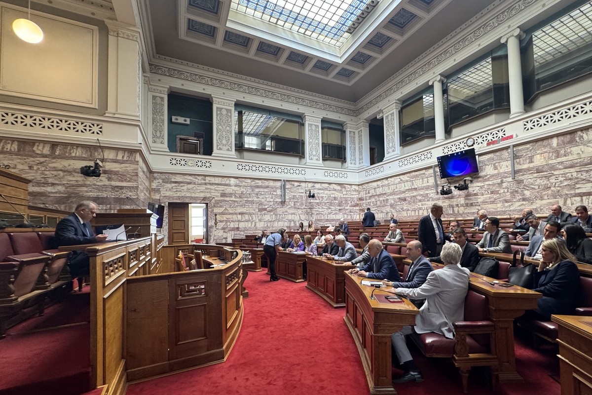 ΝΔ: Συνεχίζεται το γαλάζιο «μασάζ»