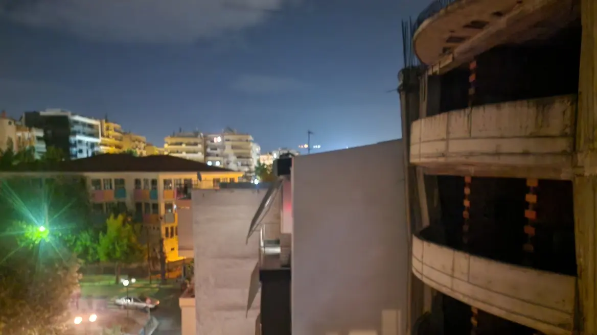 Θεσσαλονίκη: Διασωληνομενος ο ανήλικος που έπεσε από όροφο πολυκατοικίας – Πιθανόν να έκανε παρκουρ (ΦΩΤΟ+Video)