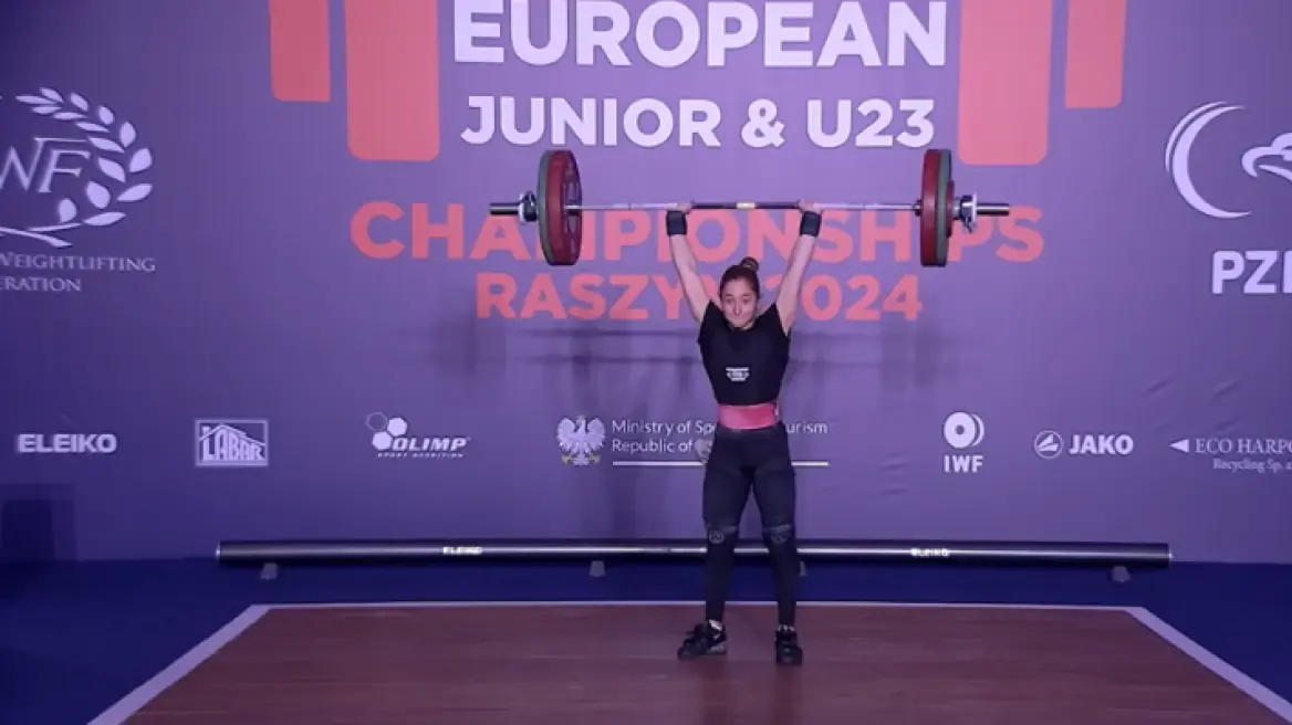 Στα χνάρια του Πύρρου Δήμα – Τρία χρυσά και ρεκόρ Ευρώπης η 16χρονη Μαρία Στρατουδάκη στο ευρωπαϊκό εφήβων-νεανίδων