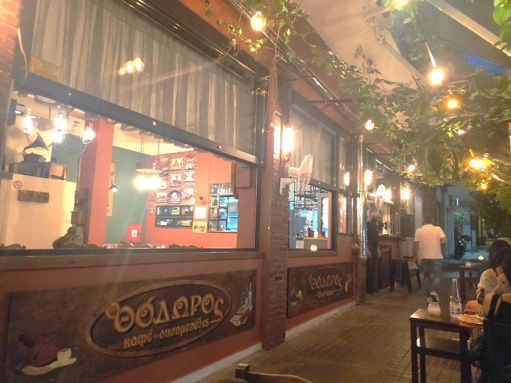 Ταβέρνα «Ο Θόδωρος»: Γεύσεις που ασπάζονται την παράδοση μέσα από τρεις γενιές στη Θεσσαλονίκη