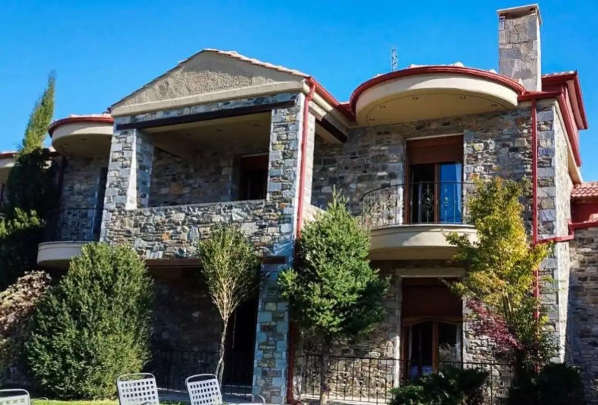 Φλώρινα: «Βλέπαμε τον θάνατο να έρχεται» – Συγκλονίζει ένοικος του ξενοδοχείου που δηλητηριάστηκε από μονοξείδιο του άνθρακα (Video)