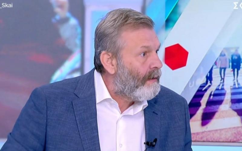 Ο Απόστολος Γκλέτσος πρωταγωνιστεί στο βίντεο κλιπ του τραγουδιού «αντρικές κουβέντες», που σκηνοθετεί η κόρη του (Video)