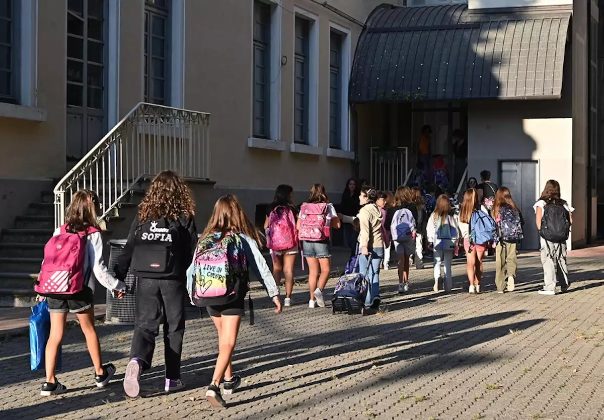 Ιταλία: Η «διαγωγή» επιστρέφει στα απολυτήρια των μαθητών – Όποιος πέφτει κάτω από τη βάση θα μένει στην ίδια τάξη