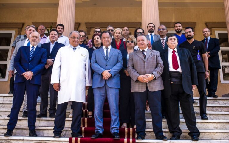 Το ελληνικό νοσοκομείο Καΐρου επισκέφθηκε ο Άδωνις Γεωργιάδης