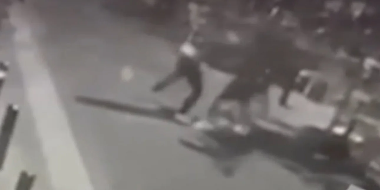 Βίντεο σοκ: Η στιγμή που τα δύο αδέλφια κυνηγούν και δολοφονούν τον 28χρονο εξάδελφό τους στην Κυψέλη