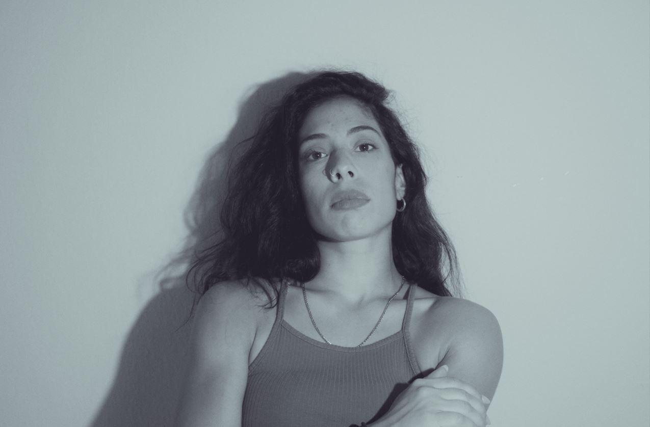 Η Ανδρομάχη Μπάρδη μιλαει για την «Σύλβια» στην «Κ»: Πρέπει να εμφανιστεί ένα ομιλούν σκυλί για να μας υπενθυμίσει ότι αγαπάμε ο ένας τον άλλον;