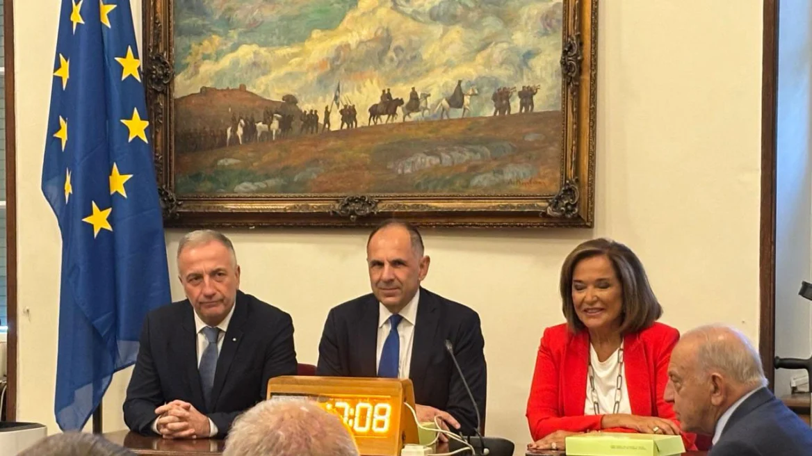 Στα ελληνοτουρκικά δεν υπάρχει μέση οδός, είπε ο Γεραπετρίτης στους βουλευτές της ΝΔ – «Είμαστε μακριά από το συνυποσχετικό»