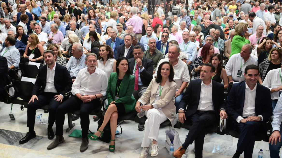 ΠΑΣΟΚ: Για μάχη των συγκεντρώσεων ετοιμάζονται οι 6 – Ντέρμπι δείχνουν οι δημοσκοπήσεις