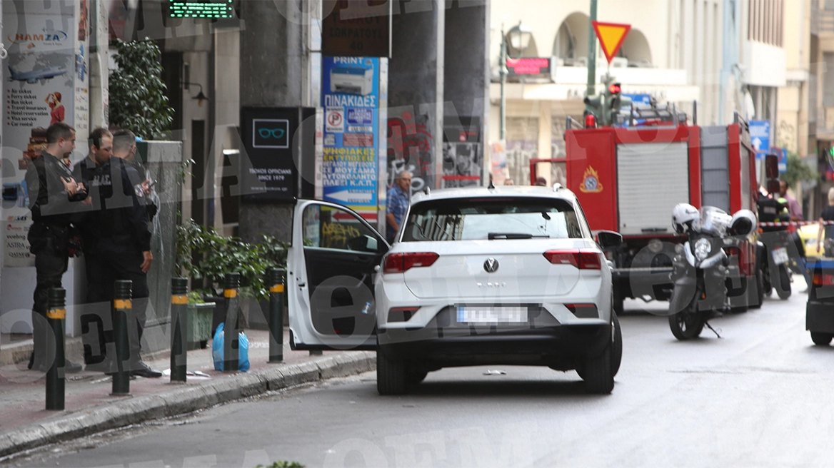 Συναγερμός στην Αθήνα: Ζευγάρι αλλοδαπών συνελήφθη με όπλο και εκρηκτικά μετά από τυχαίο έλεγχο στο ΙΧ τους (ΦΩΤΟ)
