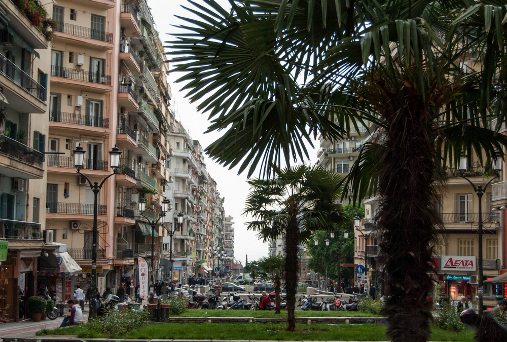 Θεσσαλονίκη: Έτοιμο το σαλονάκι στον πεζόδρομο της Δ. Γούναρη (ΦΩΤΟ)