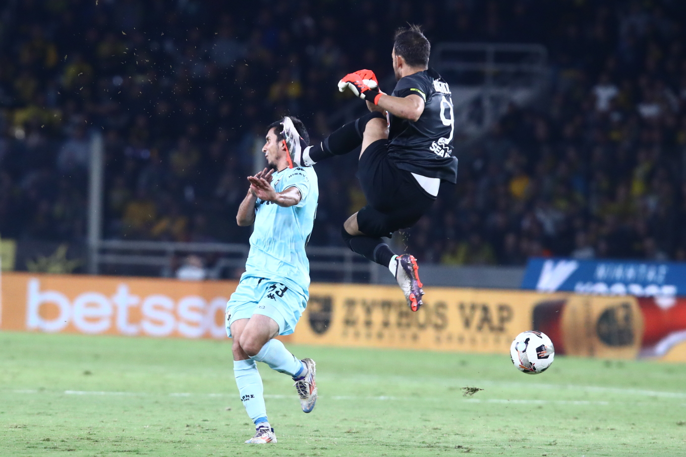 Ξεκάθαρος Λανουά για το χτύπημα του Μπρινιόλι: Δεν δόθηκε κόκκινη κάρτα (Video)