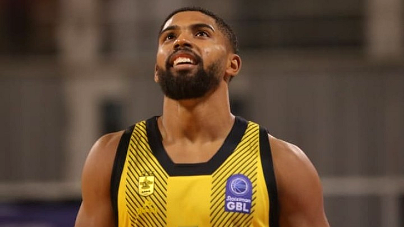 «Εκτέλεσε» το Περιστέρι με τον ΝτεΤζούλιους ο Άρης (77-71)