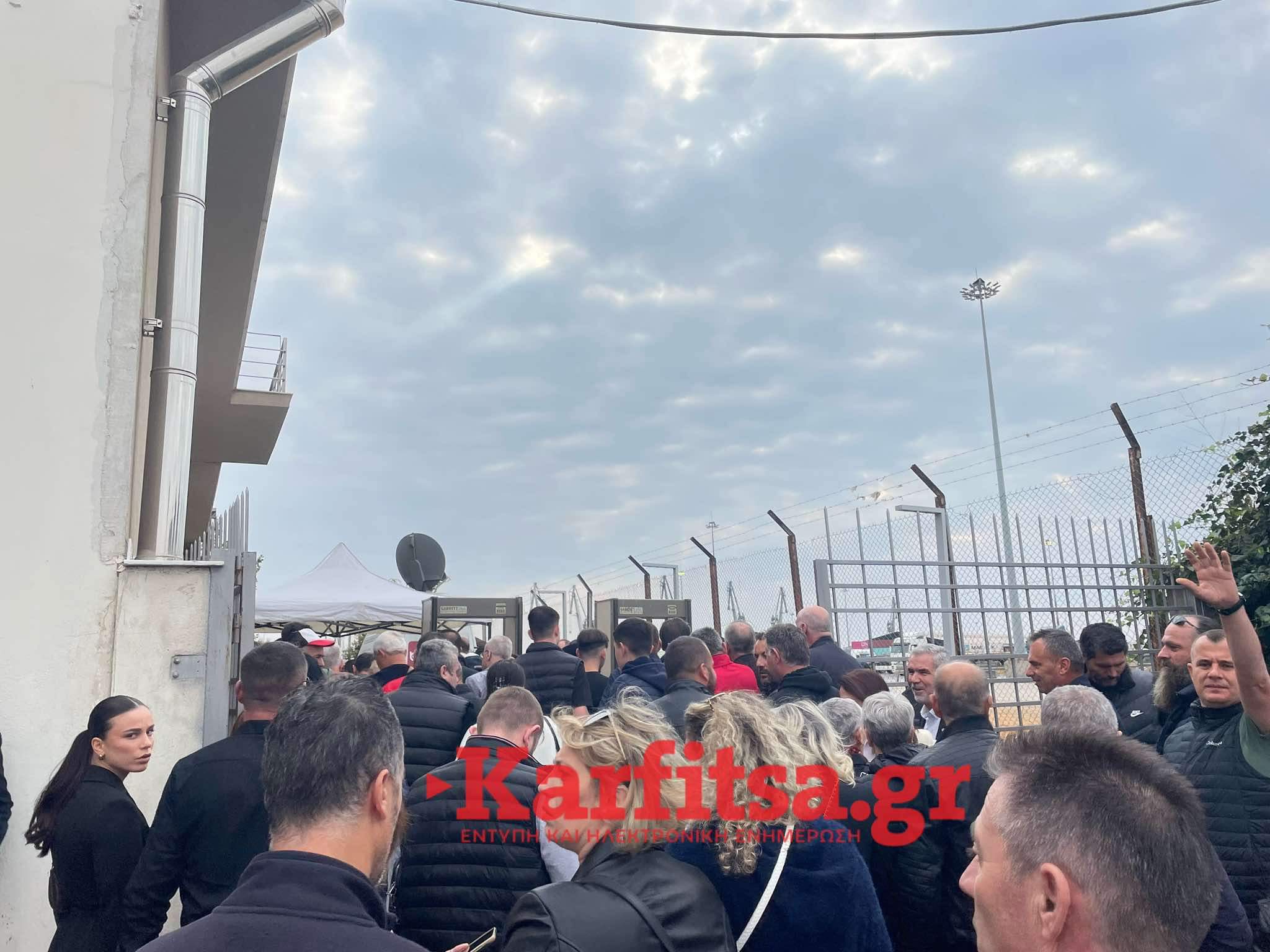 Θεσσαλονίκη: Ουρές, σημαίες και τραγούδια για την ομιλία του Έντι Ράμα (ΦΩΤΟ+Video)