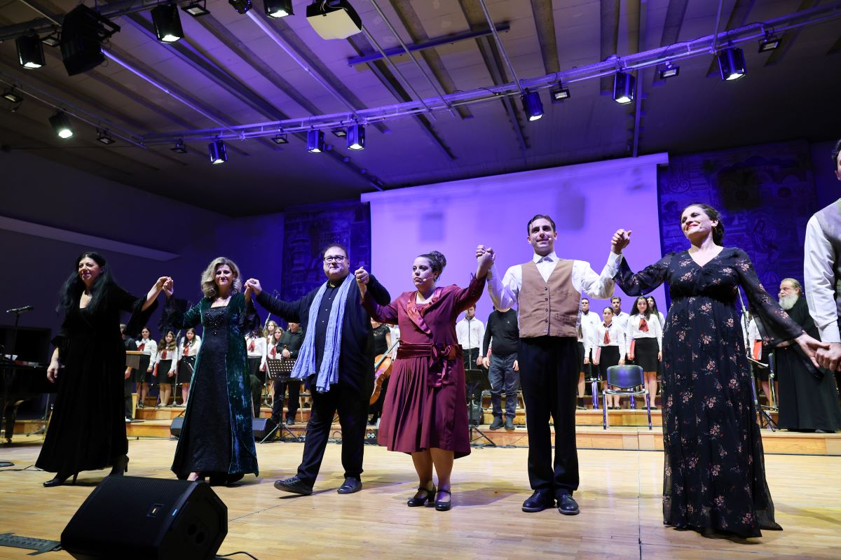 Κατάμεστη η Αίθουσα Τελετών ΑΠΘ στην μουσικοθεατρική παράσταση – ντοκουμέντο «Σοφία Βέμπο – Μια ζωή Ελλάδα»