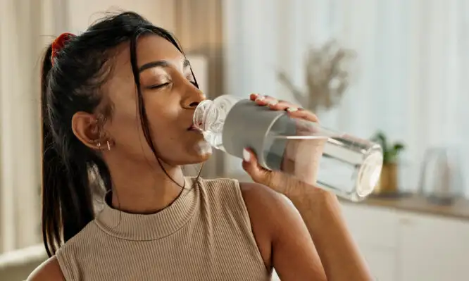 Αφυδάτωση: 6 σημάδια ότι το σώμα σας χάνει πολλά υγρά