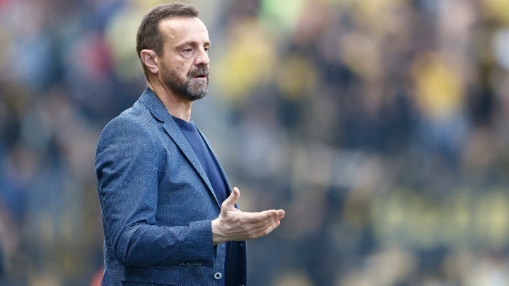 Άκης Μάντζιος: Οργισμένη αντίδραση για τη διαιτησία