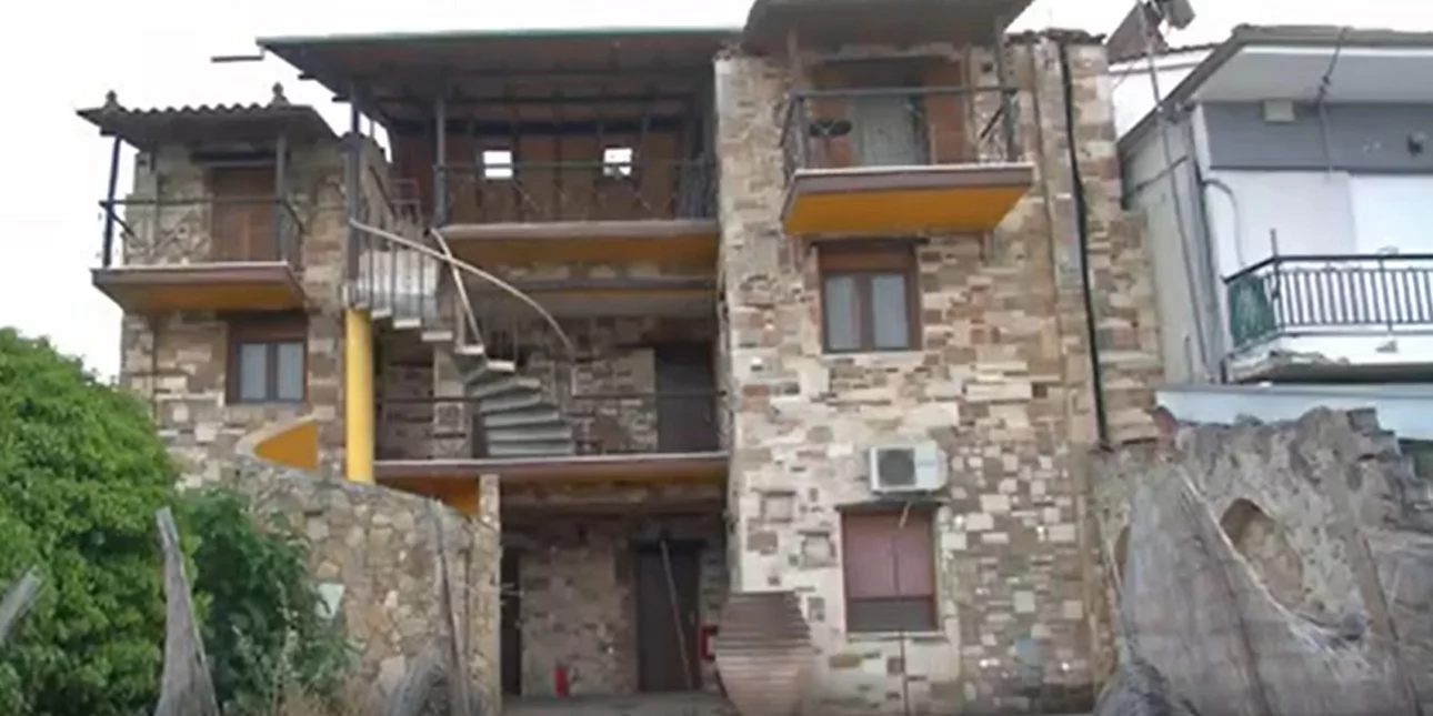 Ζούσαν καθηλωμένοι με  μύγες και ποντίκια-Σοκάρει το κατηγορητήριο για το παράνομο γηροκομείο του Λιθοτόπου  Σερρών  