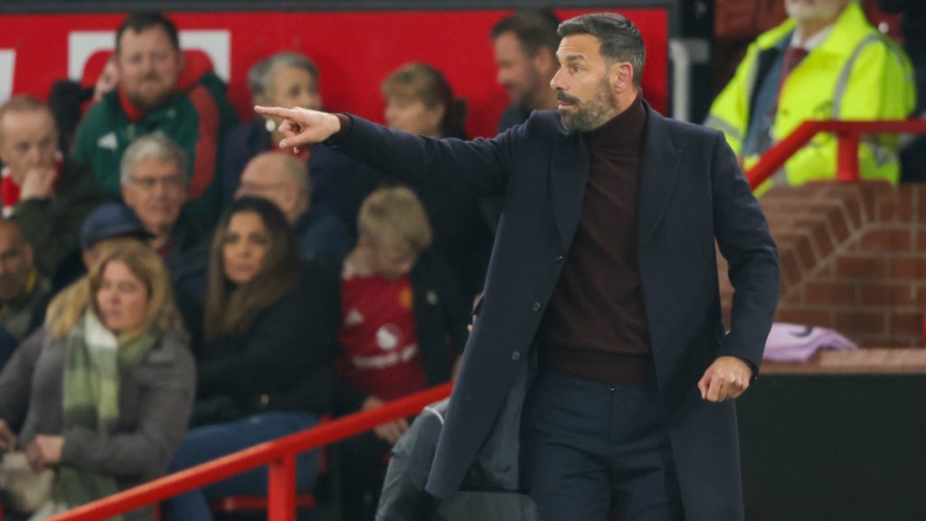 Φαν Νίστελροϊ: «Έχουμε απέναντι μας τους πρωταθλητές Ελλάδας»