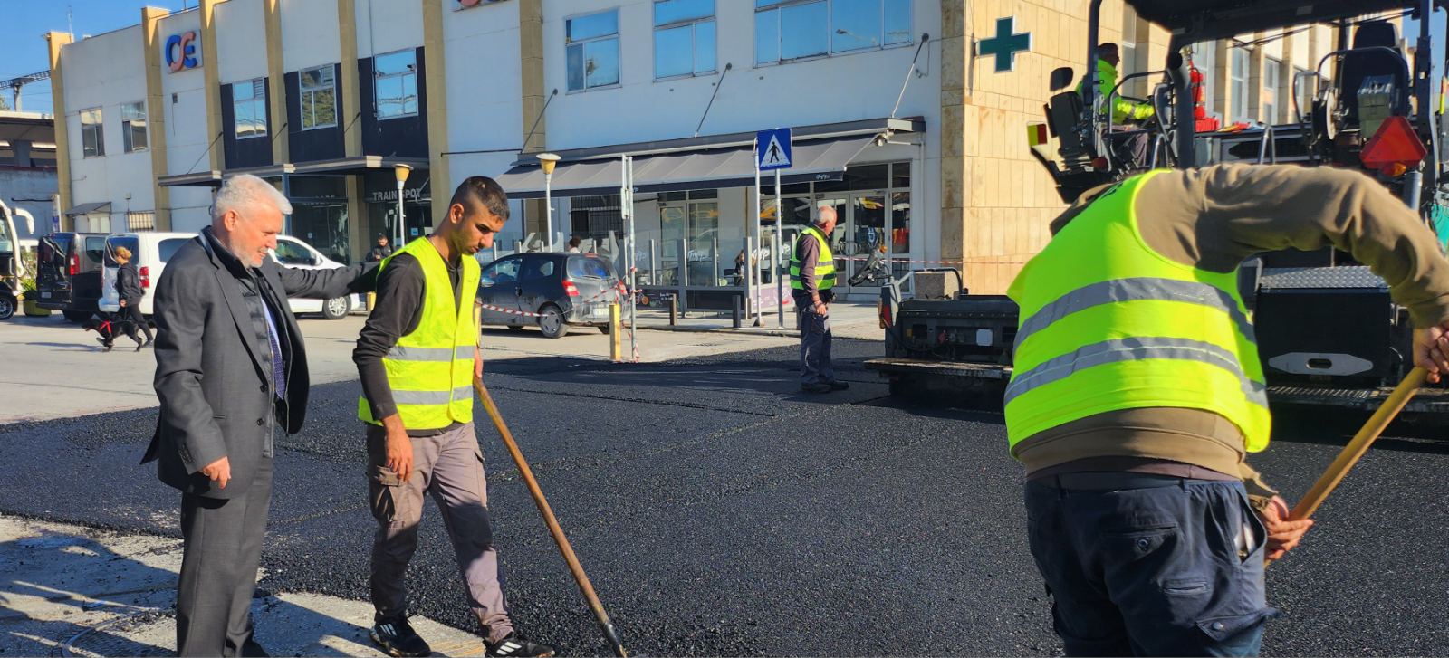 Επιθεώρηση στις εργασίες ασφαλτόστρωσης στον Ν. Σ. Σταθμό (ΦΩΤΟ)