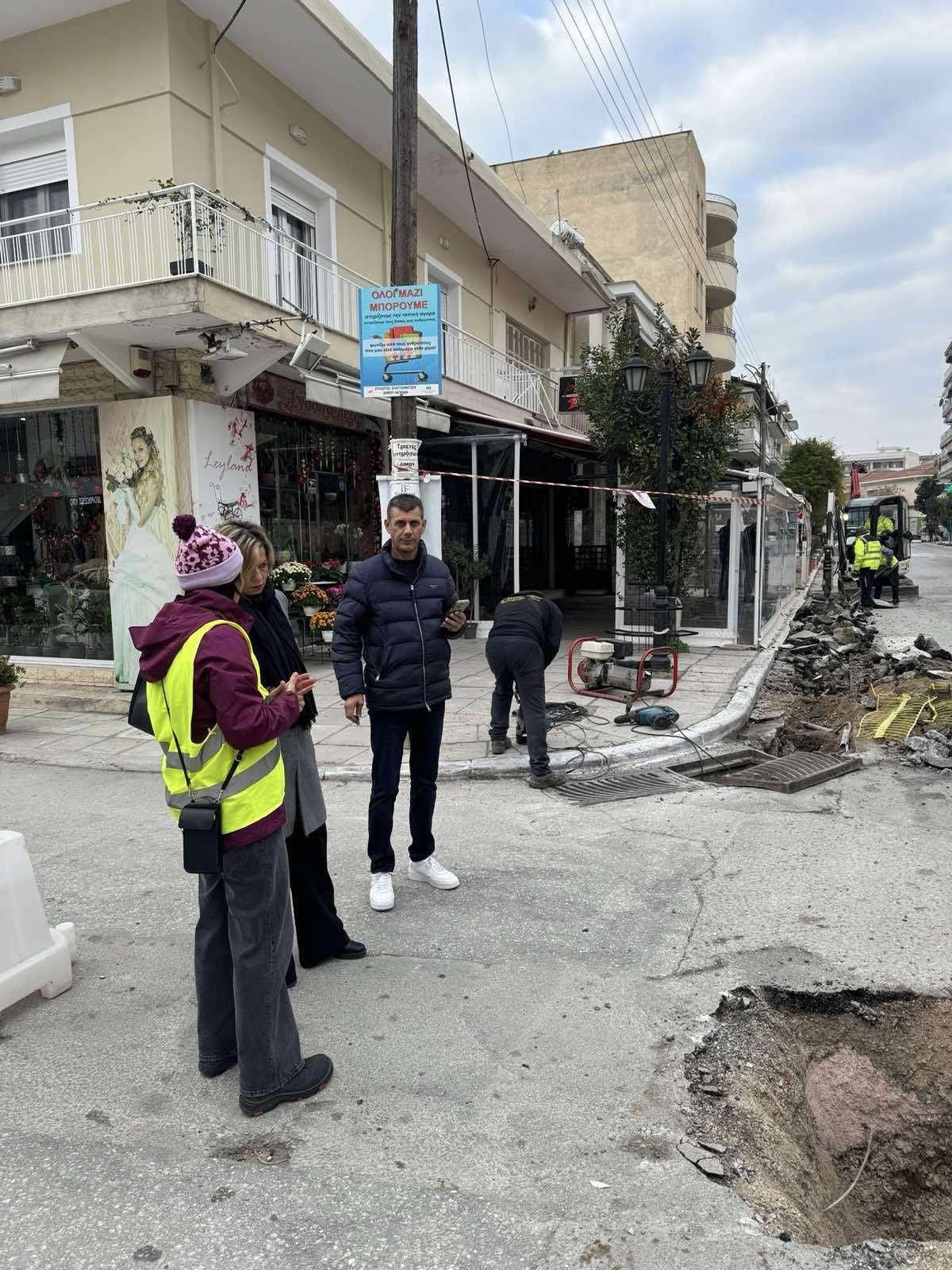 Θεσσαλονίκη: Εργασίες αποκατάστασης στην οδό Μ. Αλεξάνδρου στο Λαγκαδά, στο τμήμα το οποίο έχει υποστεί έντονη καθίζηση (ΦΩΤΟ)