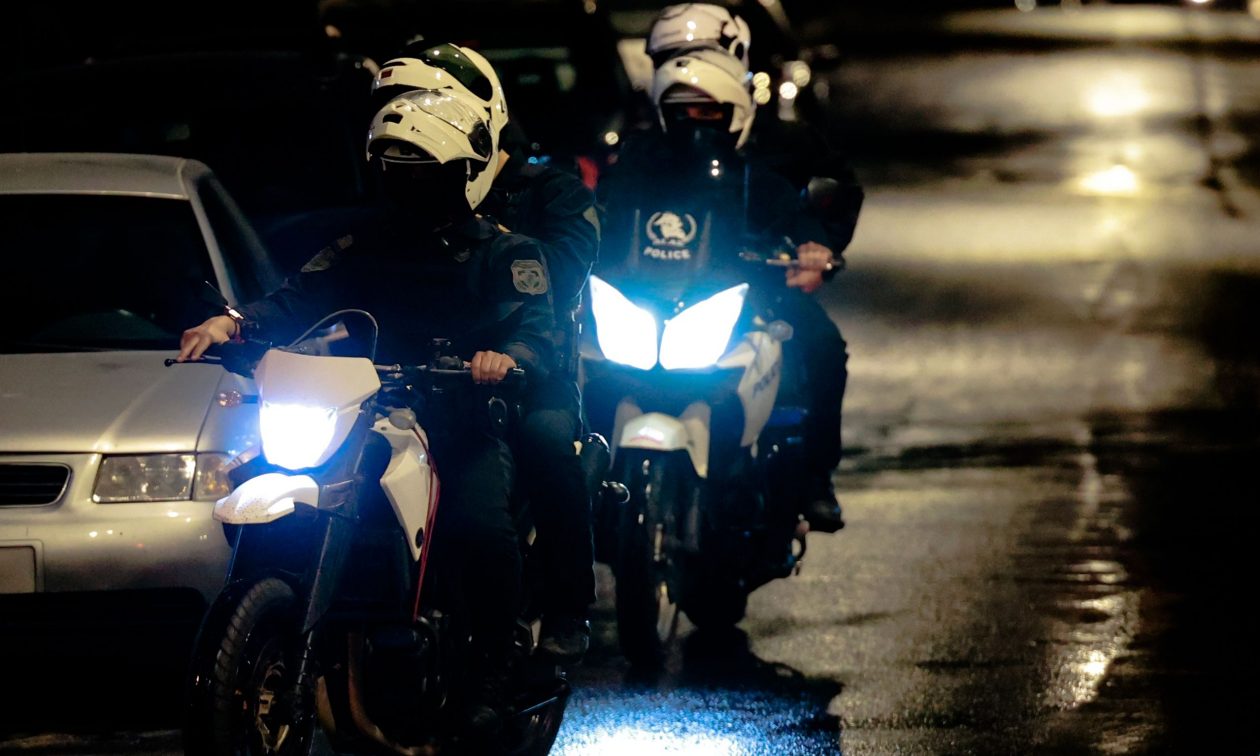 Πυροβολισμοί στο Μαρκόπουλο με δύο γυναίκες να έχουν τραυματιστεί