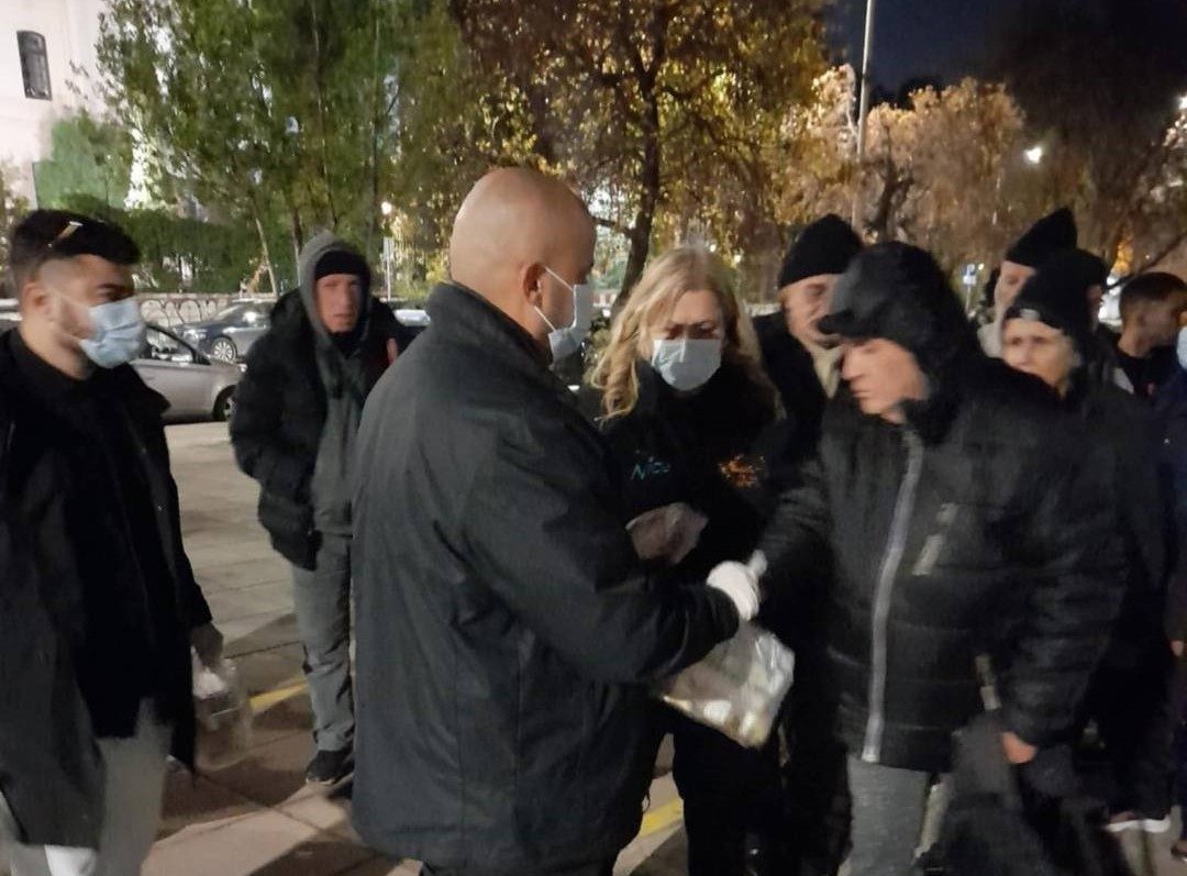 Θεσσαλονίκη: Γεύματα σε 70 αστέγους μοίρασαν γονείς και φίλοι του Γιώργου Λυγγερίδη