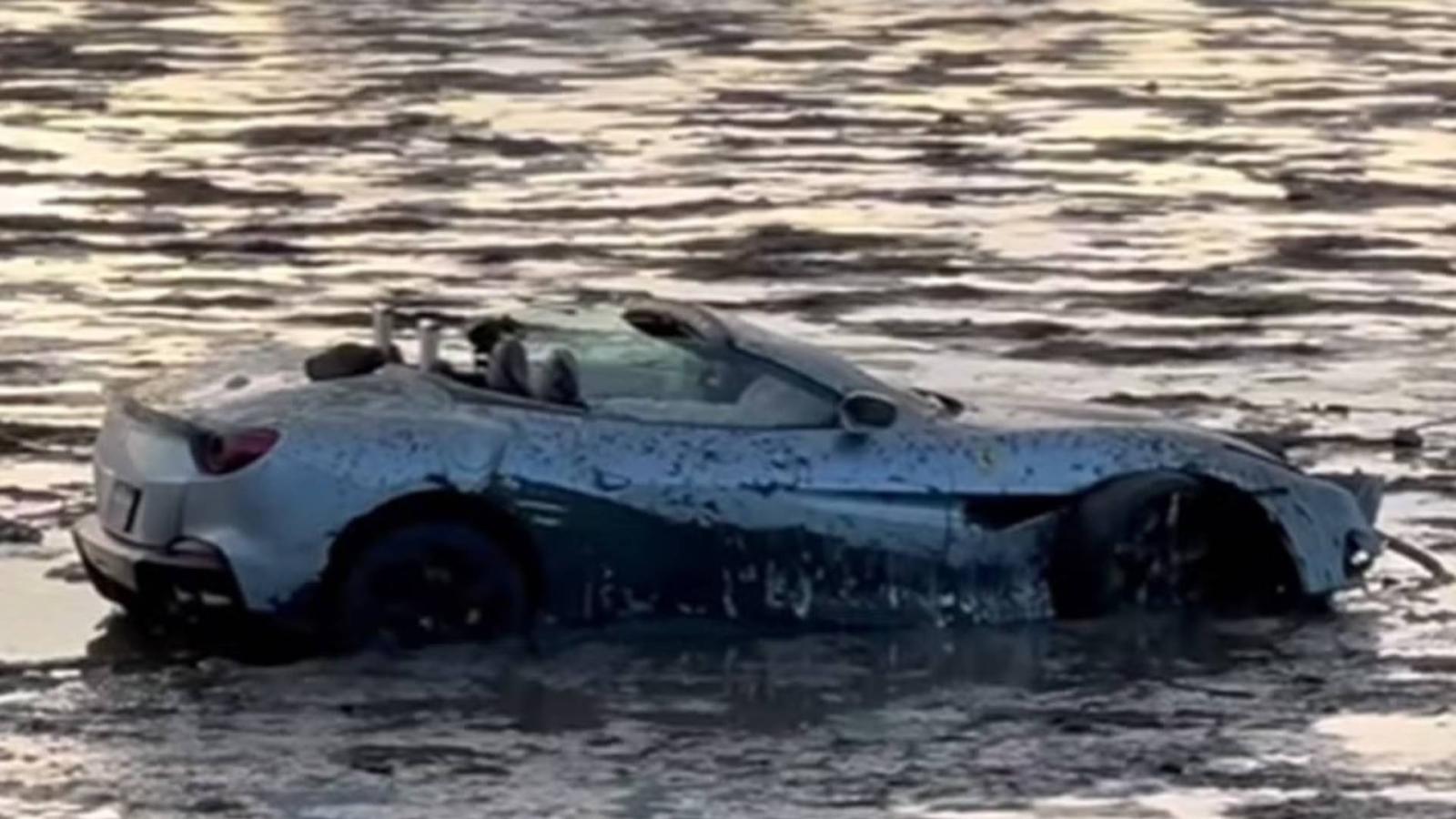 Μεθυσμένος οδηγός ρίχνει τη Ferrari του στη θάλασσα -Πού συνέβη το απίστευτο ατύχημα