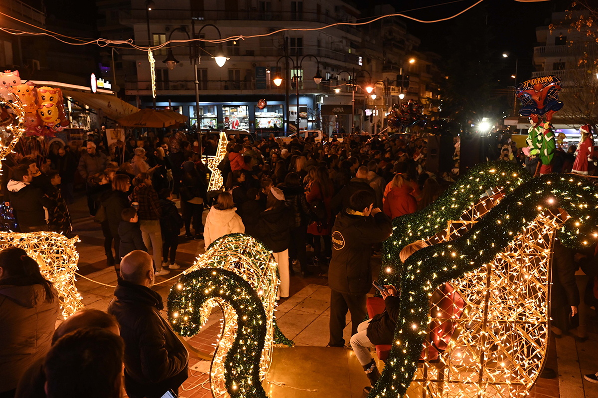 «Δώρα καρδιάς» για τα παιδιά των ωφελούμενων των κοινωνικών δομών του δήμου Νεάπολης-Συκεών και πολλές ακόμη εκδηλώσεις ως τα Χριστούγεννα (ΦΩΤΟ)