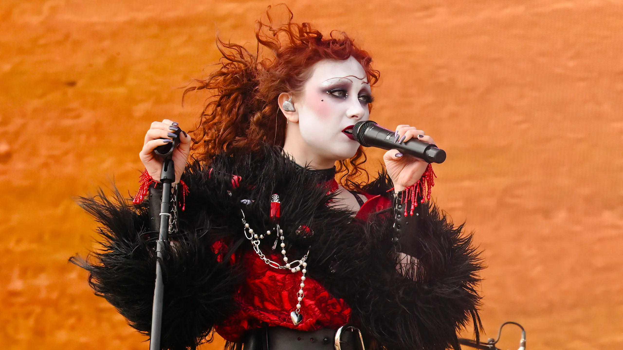 10 πράγματα που δεν γνωρίζατε για το Gen Z φαινόμενο της Chappell Roan