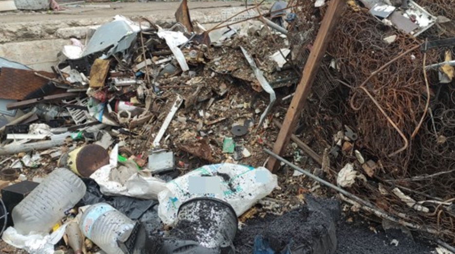 Θεσσαλονίκη: Σύλληψη 41χρονης και 50χρονου για παρατημένα εξαρτήματα (ΦΩΤΟ)