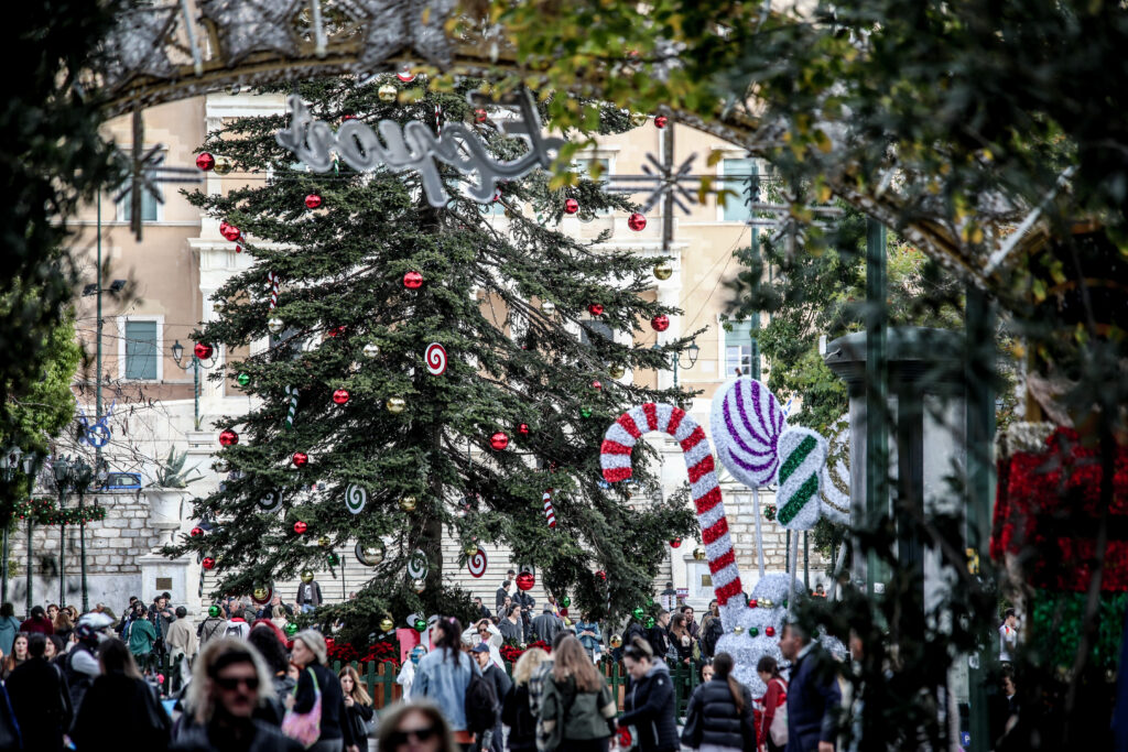ΕΒΕΠ: Με θετικό πρόσημο η αποτίμηση της κίνησης της εορταστικής αγοράς
