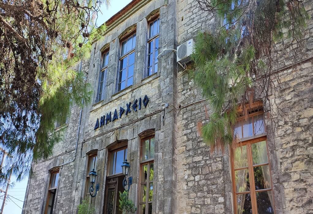 Δήμος Κασσάνδρας: Αφού δεν έχουνε ψωμί, ας φάνε παντεσπάνι…