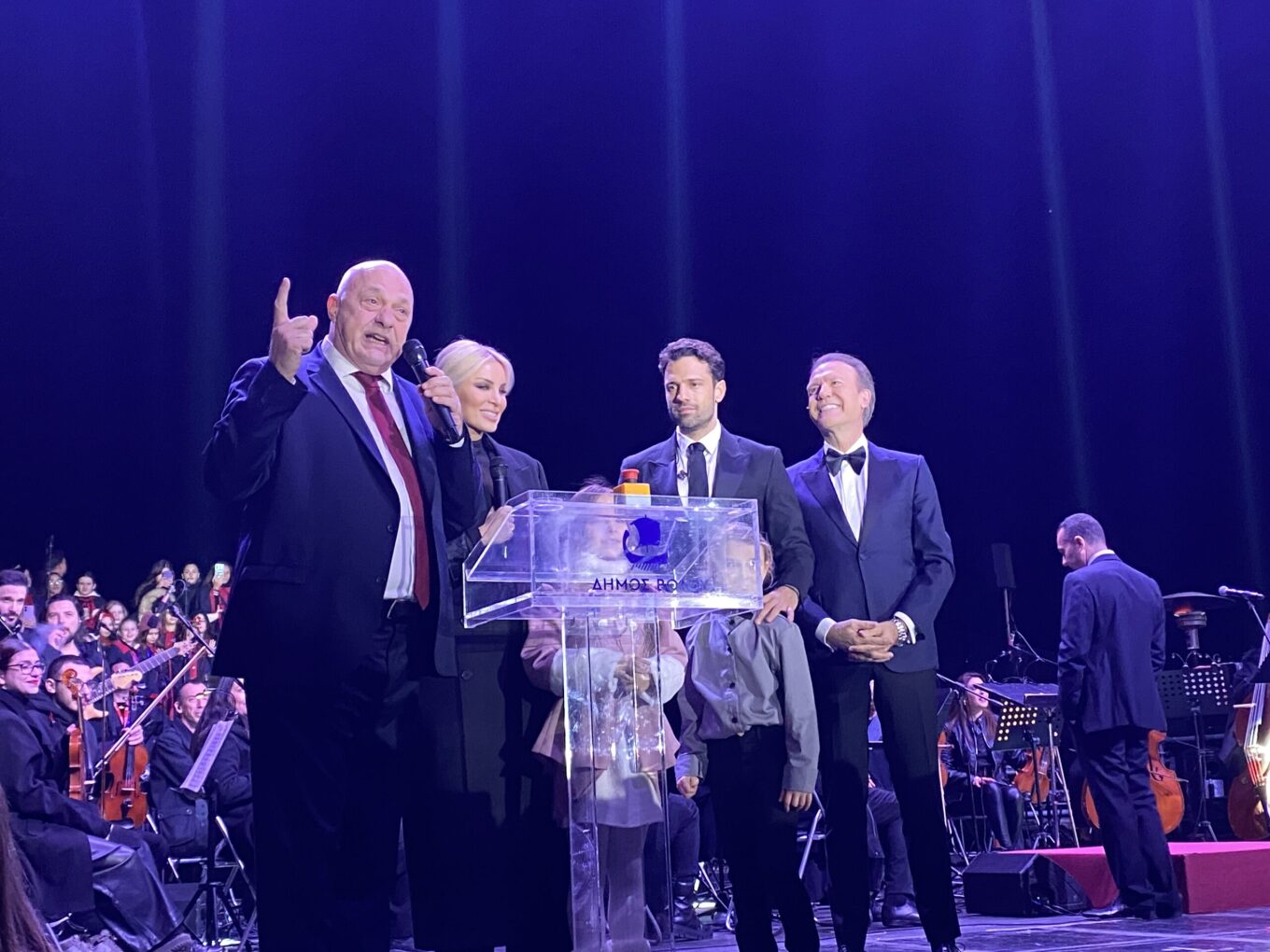 Αχ. Μπέος για τον κακό ήχο στη συναυλία του Αργυρού: «Μην έρθω εκεί και σας πλακώσω στα χαστούκια» (Video)