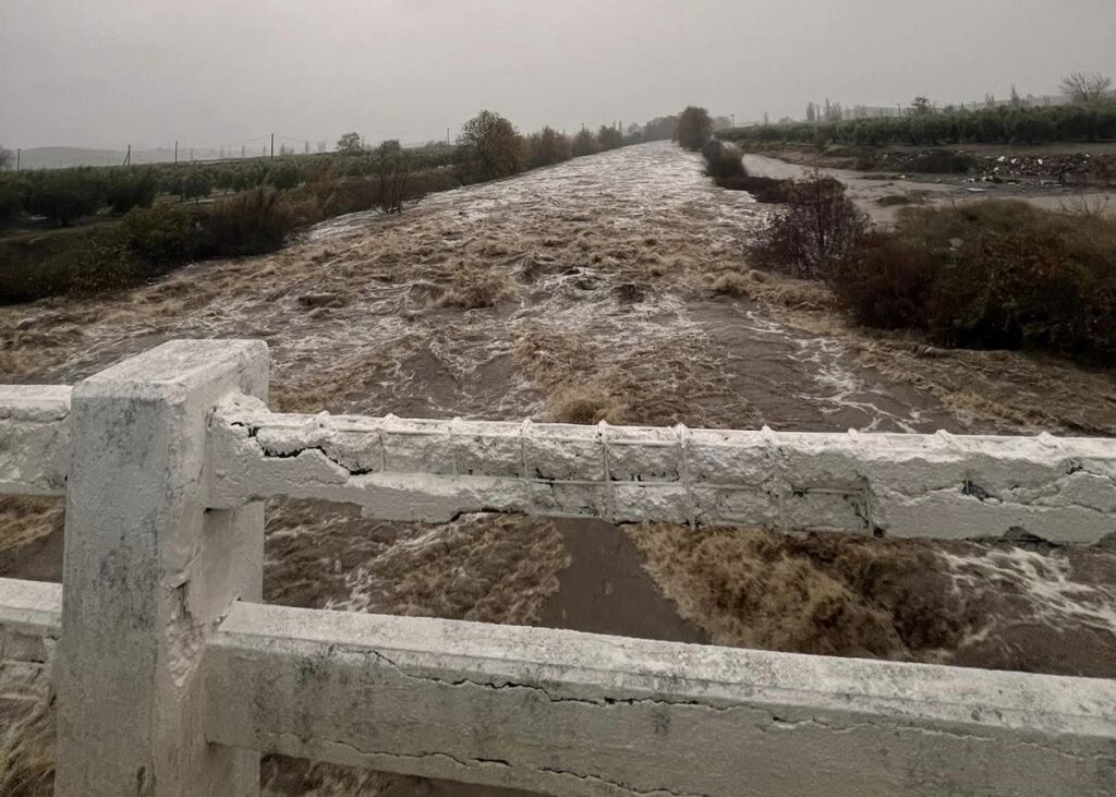 Χαλκιδική- Κακοκαιρία Bora: Υπερχείλησαν ρέματα – Μεγάλες ζημιές (ΦΩΤΟ)