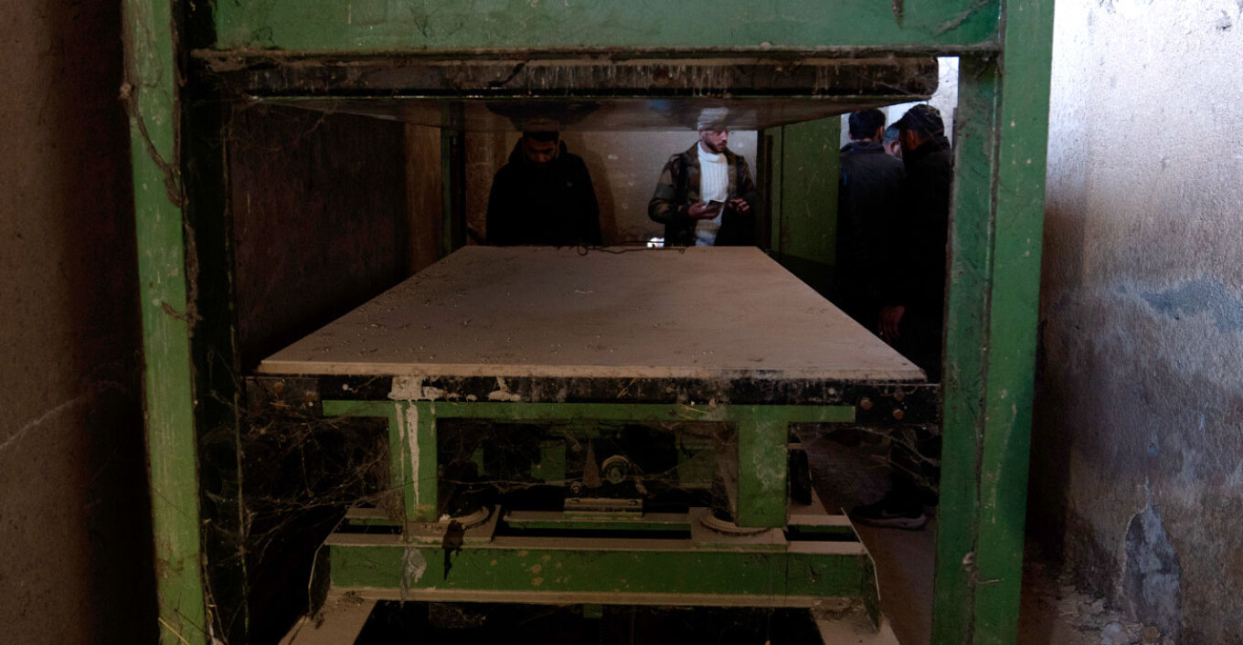 Συρία: Το ανθρώπινο σφαγείο του Άσαντ – Με 72 τρόπους τα βασανιστήρια στη φυλακή Σεντνάγια