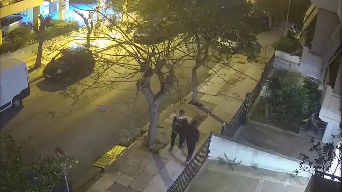 Συμμορία έκανε διαρρήξεις σε σπίτια και… έφευγε με ταξί (Video)