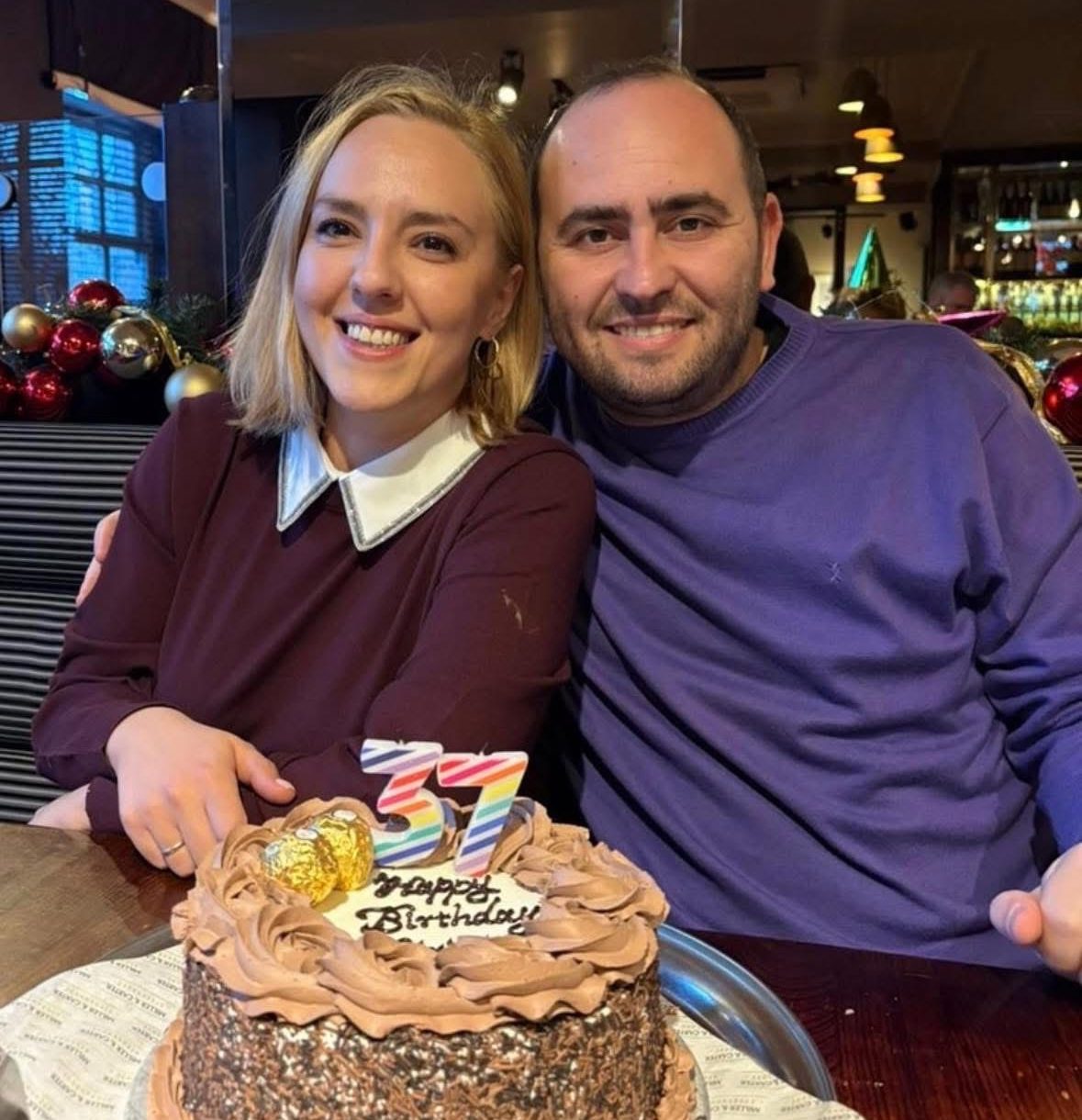 Ο βουλευτής  Λάκης Βασιλειάδης γιόρτασε τα γενέθλια της συζύγου του Ειρήνης