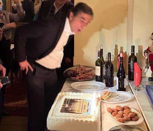 Τα πρώτα γενέθλια του Κώστα Γκιουλέκα στο Διοικητήριο 