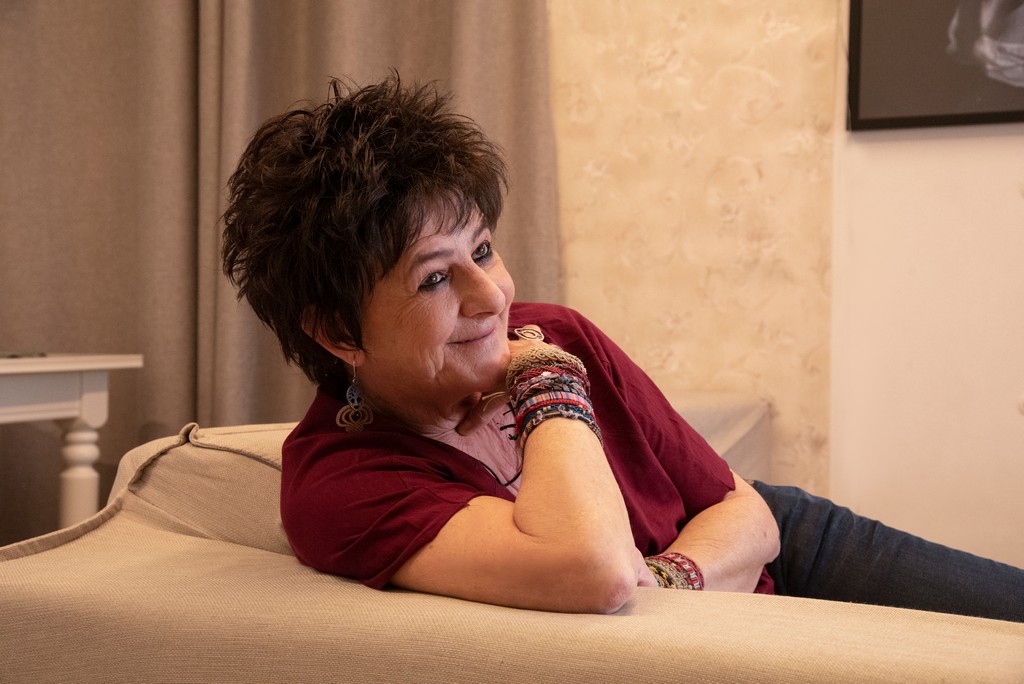 Φωτεινή Βελεσιώτου στην «Κ»: Δεν είμαι τίποτα μπροστά στον άνθρωπο της καθαριότητας – Είμαι απλώς μια τραγουδίστρια