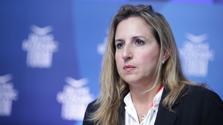 Θ. Ψαλτοπούλου στο ΑΠΕ-ΜΠΕ: Η εξάρτηση των νέων από το Διαδίκτυο – Μέχρι και 9 ώρες στις οθόνες