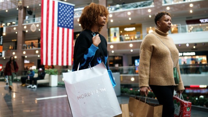 Οι Αμερικανοί ξόδεψαν 10,8 δισεκατομμύρια δολάρια σε διαδικτυακές αγορές τη Black Friday