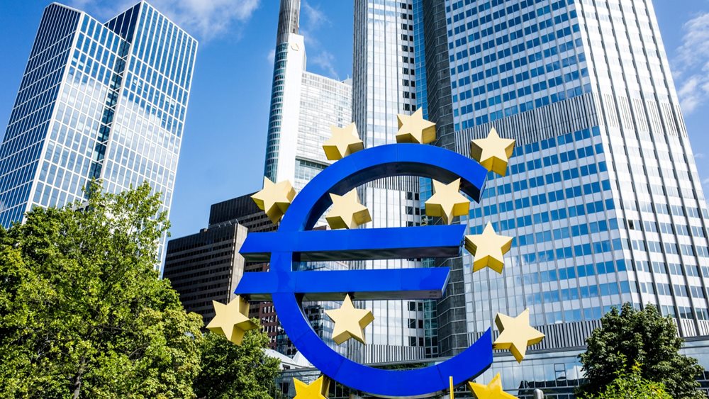 Στόχο για μείωση επιτοκίων στο 2% βάζει για το 2025 η ΕΚΤ