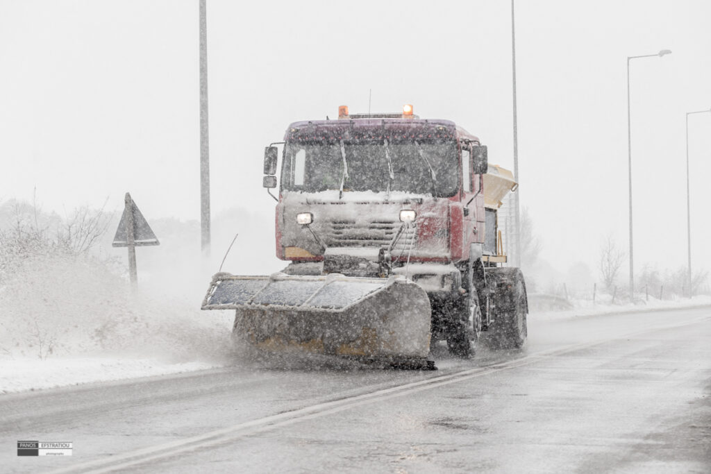Δήμος της Θεσσαλονίκης στέλνει sms επιβίωσης για τον χιονιά στους δημότες