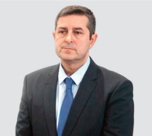 Ούτε τα κορδόνια του δεν μπορεί να δέσει…