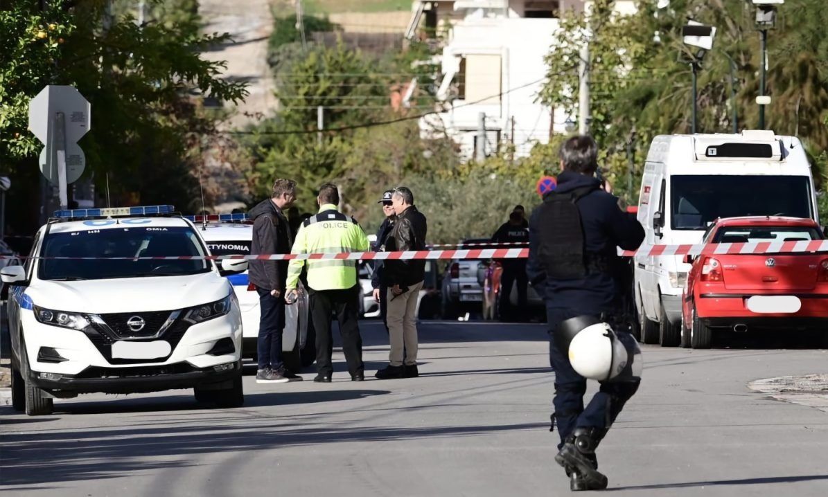 Συναγερμός στη Λάρισα: Βρέθηκε πτώμα ημίγυμνου άνδρα μέσα σε νταλίκα