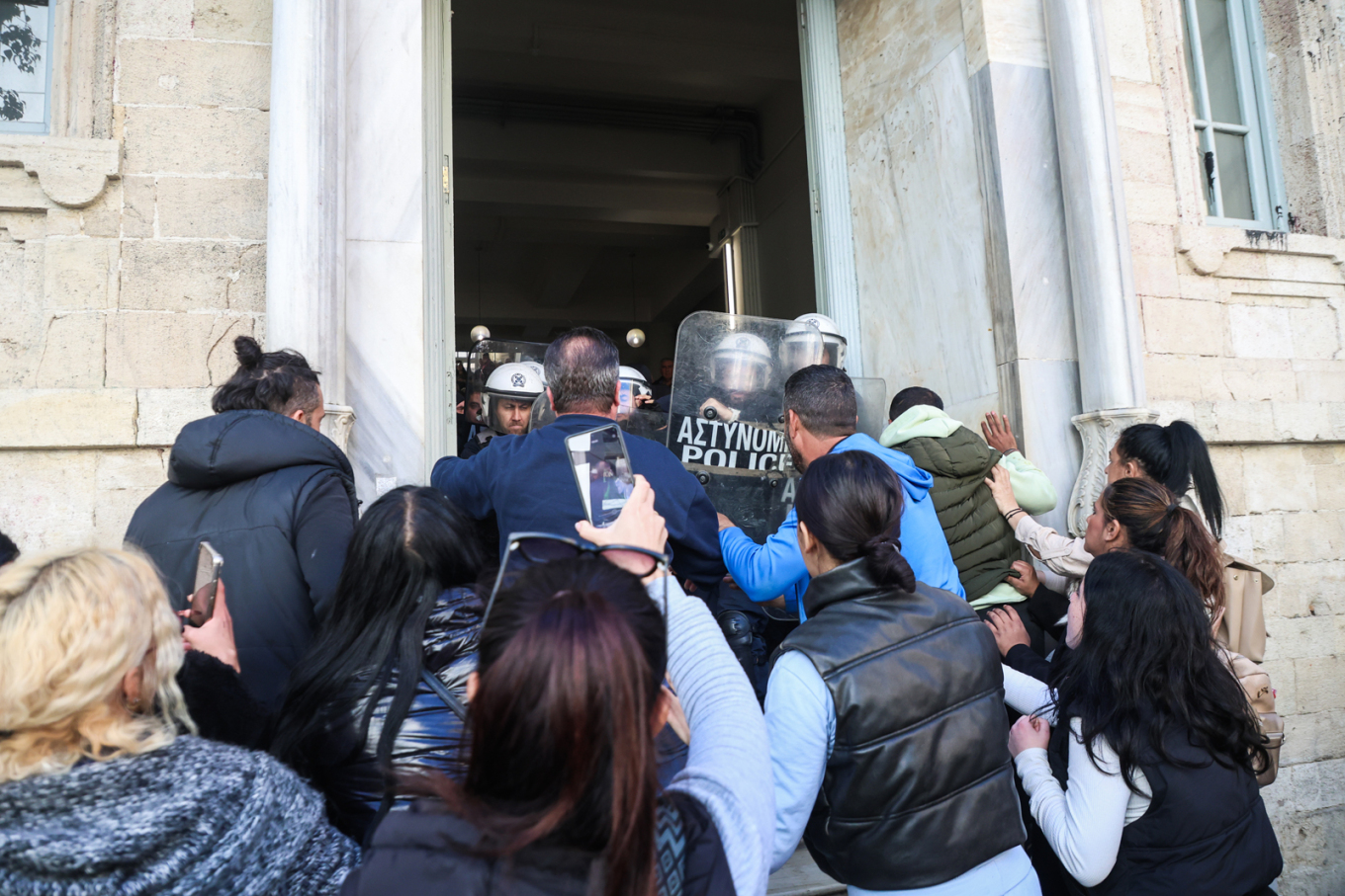 Κακοποίηση 3χρονου Άγγελου: Καταδικάστηκαν οι δυο υποκινητές των επεισοδίων έξω από τα δικαστήρια στο Ηράκλειο