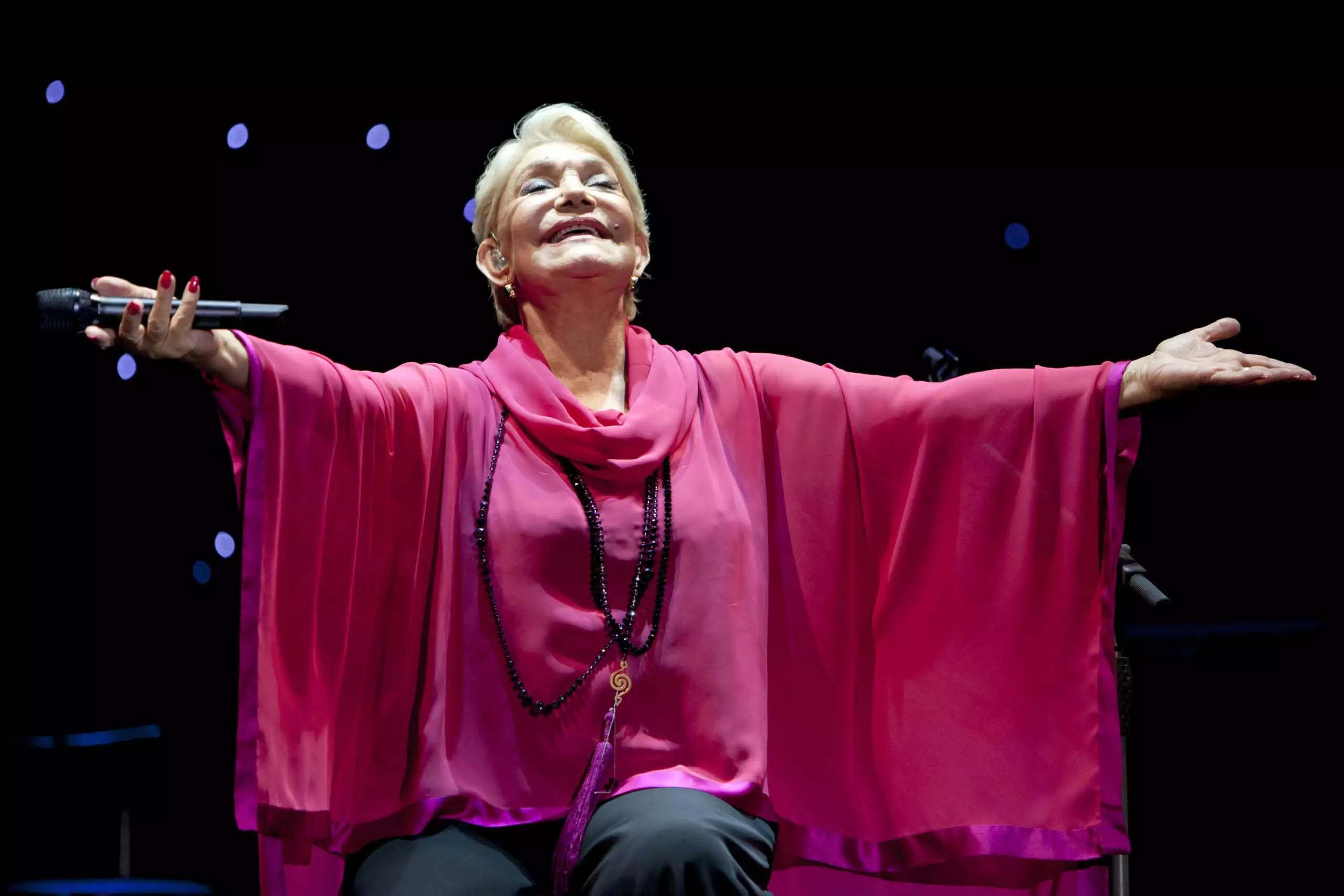 Η Μαρινέλλα παίρνει εξιτήριο από το νοσοκομείο και επιστρέφει στο σπίτι της (Video)