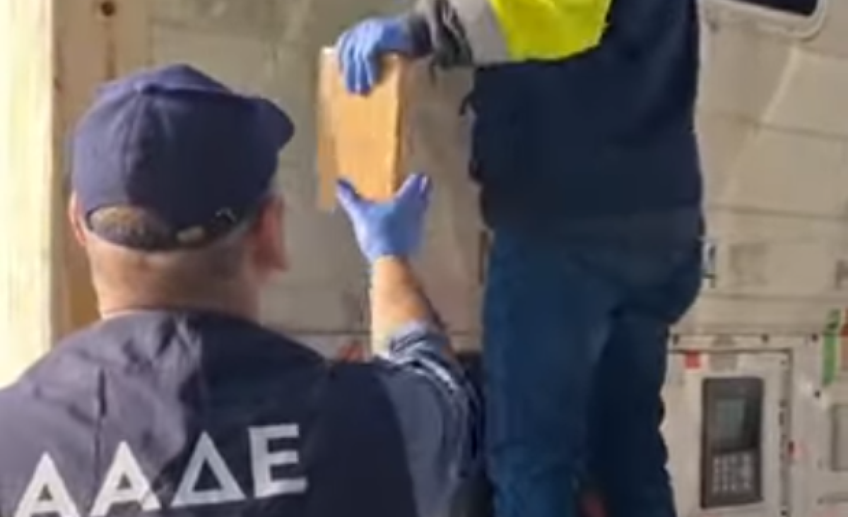 Θεσσαλονίκη: Κατασχέθηκαν 29 κιλά κοκαΐνης, κρυμμένα σε κοντέινερ με μπανάνες (Video)