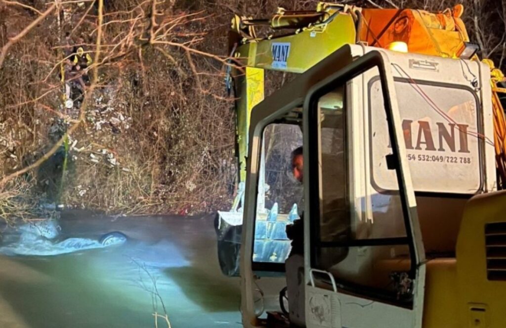 Σκόπια: Αυτοκίνητο έπεσε στον ποταμό Αξιό – Τρεις νεκρές (Video)